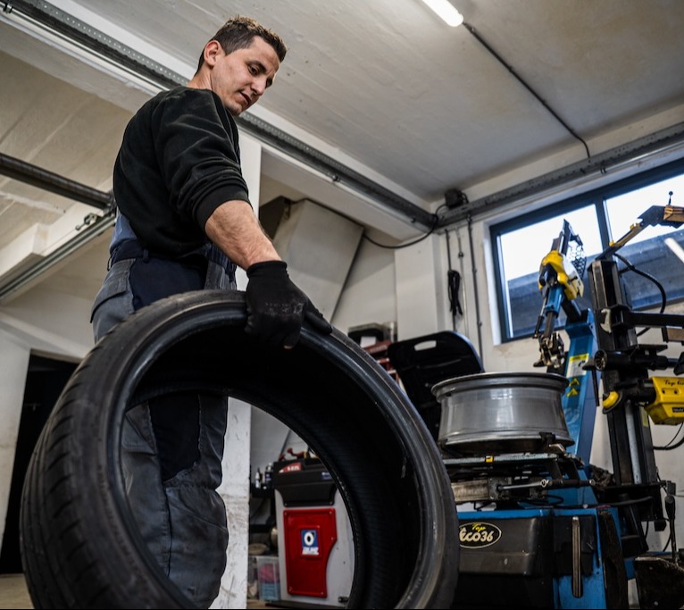 Content 11_content_image_177798475035195969.jpg BANDENSERVICE | Loenen's Autobedrijf