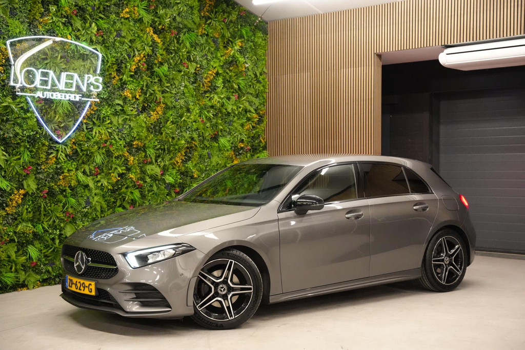 Mercedes-Benz A-Klasse 180 AMG Night Upgrade / CarPlay / Camera 48393923-0.jpg | Loenen's Autobedrijf