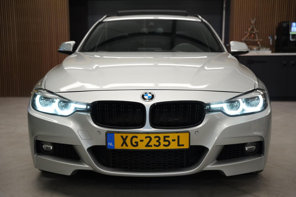 BMW 3 Serie Touring 318i M Sport Edition / Pano / Camera / HUD 49957001-4.jpg | Loenen's Autobedrijf