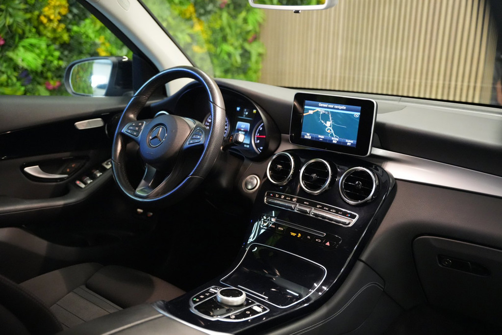Mercedes-Benz GLC 250 4MATIC Prestige / Trekhaak / LED / Camera / Navi 52924244-2.jpg | Loenen's Autobedrijf