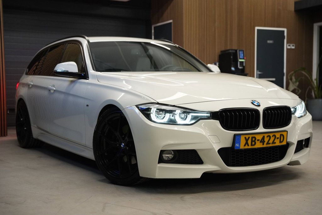 BMW 3 Serie Touring 330i M Sport Edition / Trekhaak / Leder / CarPlay 52942269-4.jpg | Loenen's Autobedrijf
