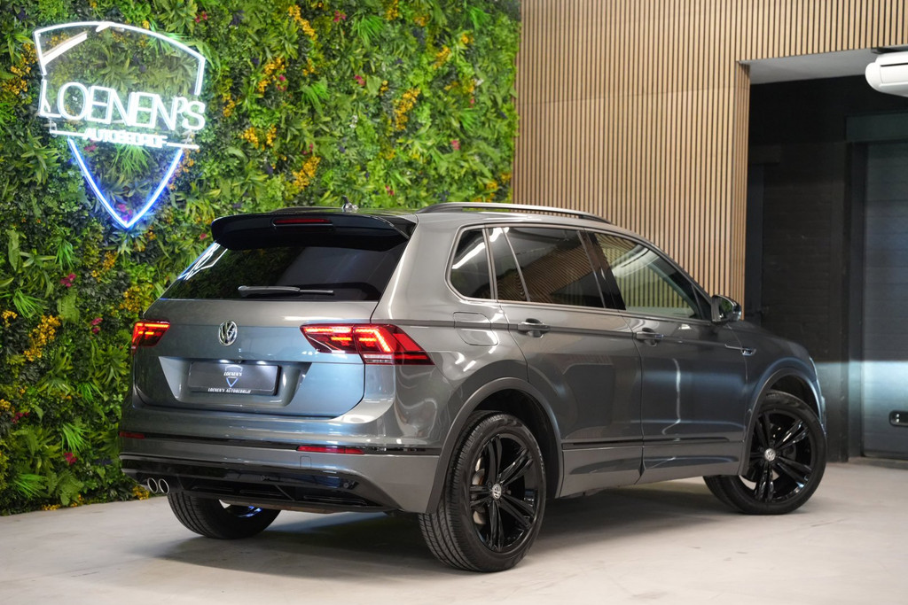 Volkswagen Tiguan 2.0 TSI 4Motion R-Line / Trekhaak / Camera / HUD / CarPlay 53107650-1.jpg | Loenen's Autobedrijf