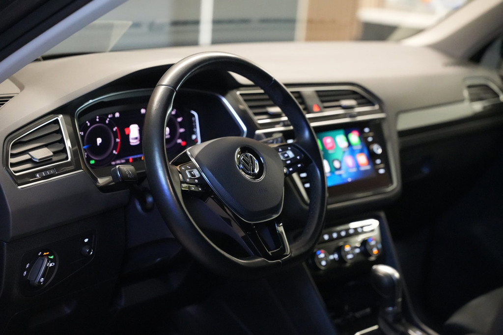 Volkswagen Tiguan 2.0 TSI 4Motion R-Line / Trekhaak / Camera / HUD / CarPlay 53107650-3.jpg | Loenen's Autobedrijf