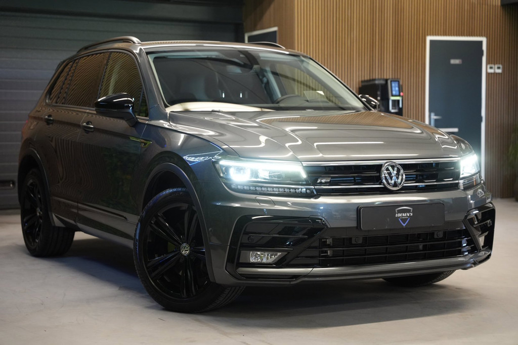 Volkswagen Tiguan 2.0 TSI 4Motion R-Line / Trekhaak / Camera / HUD / CarPlay 53107650-4.jpg | Loenen's Autobedrijf