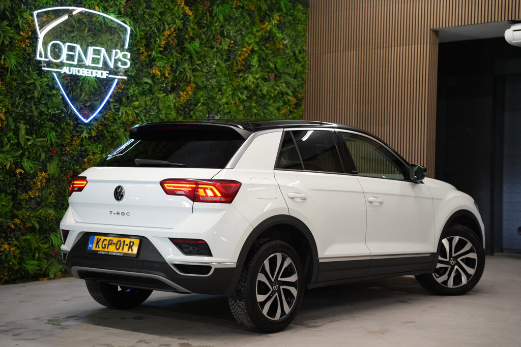 Volkswagen T-Roc 1.5 TSI Active Automaat / CarPlay / Parkeersensoren 53190895-1.jpg | Loenen's Autobedrijf