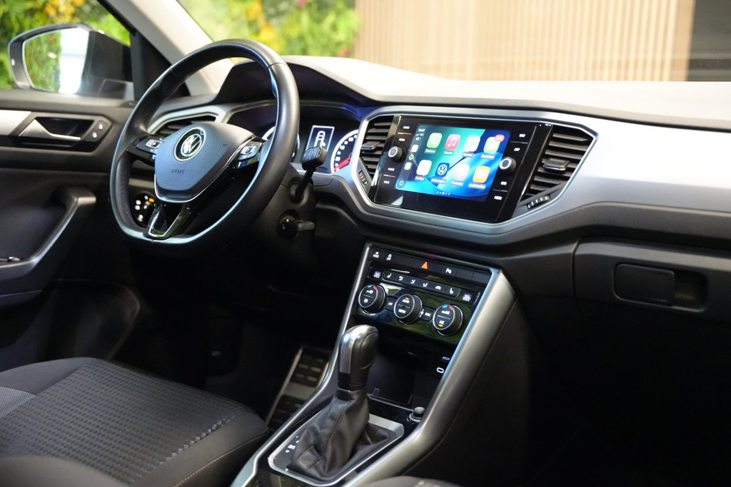 Volkswagen T-Roc 1.5 TSI Active Automaat / CarPlay / Parkeersensoren 53190895-2.jpg | Loenen's Autobedrijf