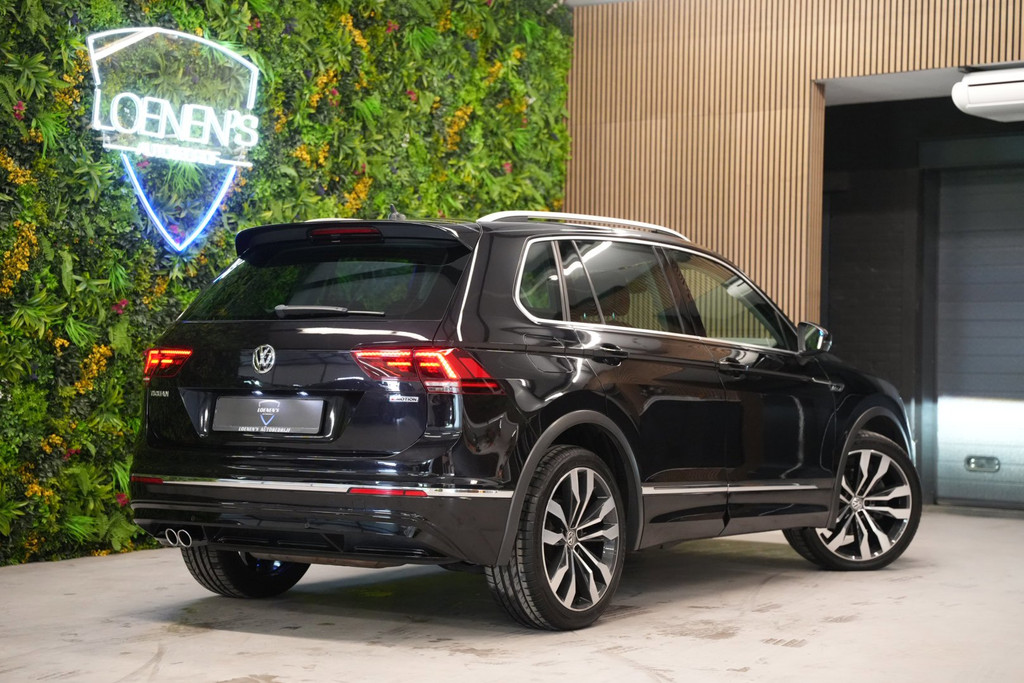 Volkswagen Tiguan 2.0 TSI 4Motion R-Line / Trekhaak / 20 inch velgen / CarPlay 53214659-1.jpg | Loenen's Autobedrijf