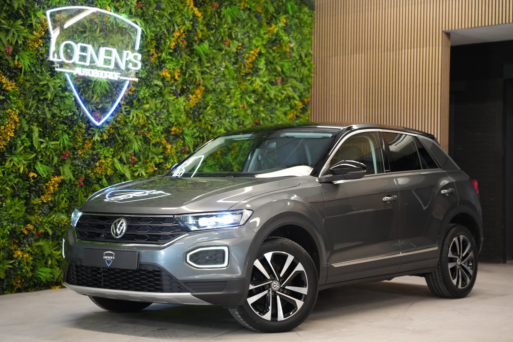 Volkswagen T-Roc 1.5 TSI IQ.Drive automaat / Trekhaak / CarPlay / Cruise / PDC 53235153-0.jpg | Loenen's Autobedrijf