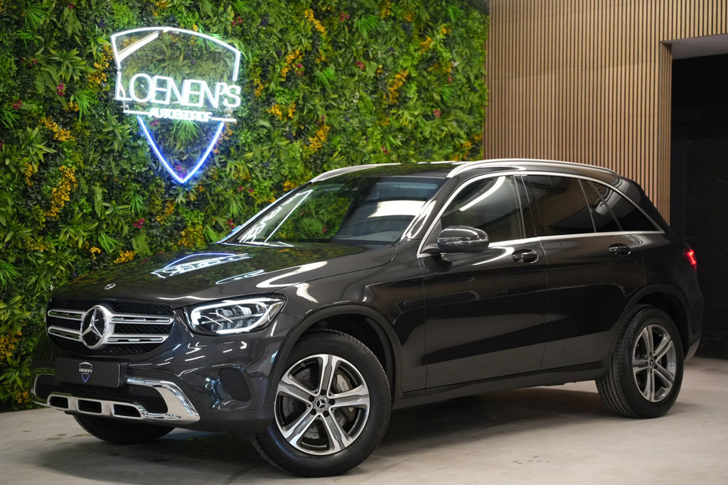 Mercedes-Benz GLC 300e 4MATIC / Camera / CarPlay / Widescreen 53615156-0.jpg | Loenen's Autobedrijf
