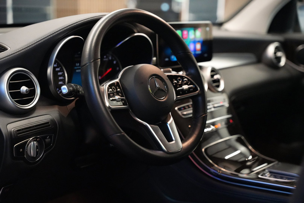 Mercedes-Benz GLC 300e 4MATIC / Camera / CarPlay / Widescreen 53615156-3.jpg | Loenen's Autobedrijf