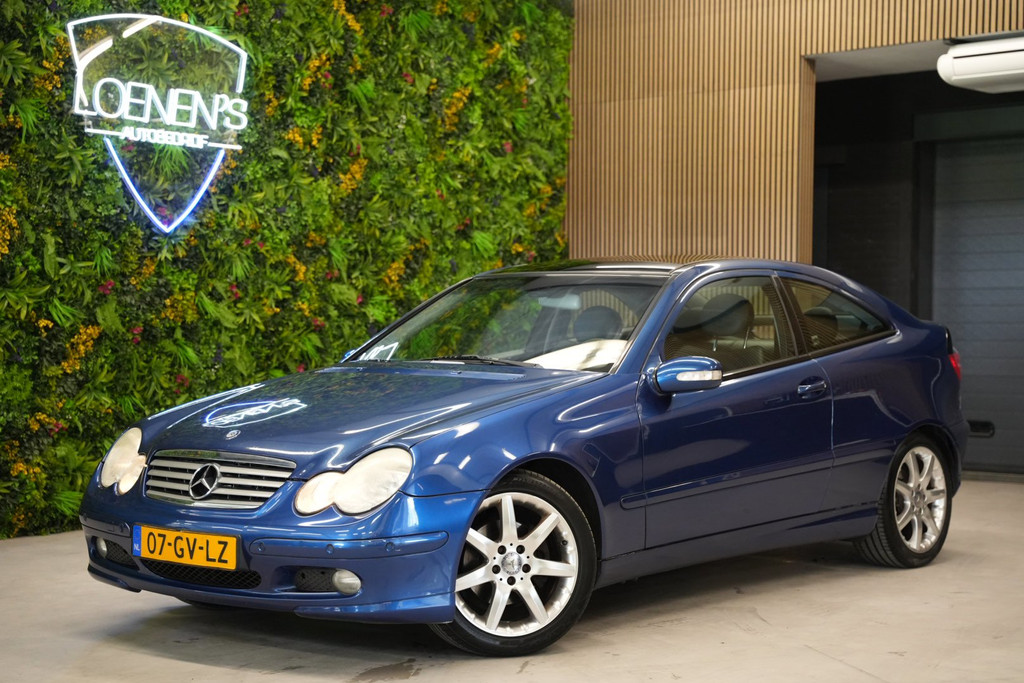 Mercedes-Benz C-Klasse Sportcoupé 180 automaat / cruise / PDC / pano 53962735-0.jpg | Loenen's Autobedrijf