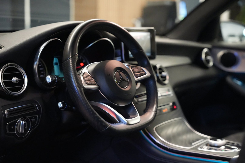 Mercedes-Benz GLC 250 4MATIC Premium AMG / Pano / Trekhaak / Camera 54242374-3.jpg | Loenen's Autobedrijf