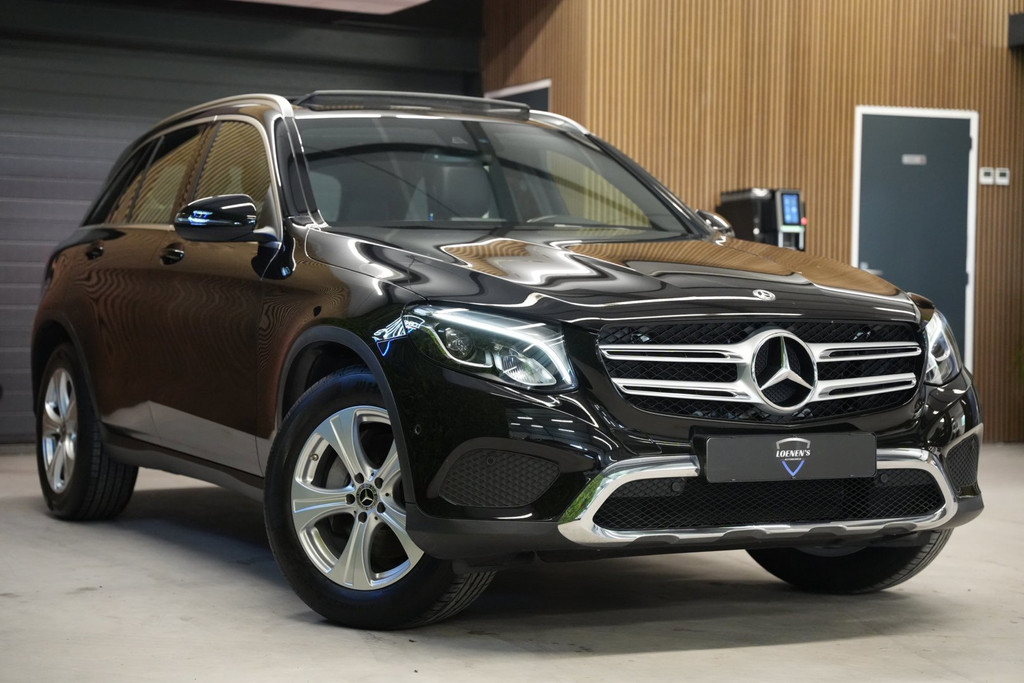 Mercedes-Benz GLC 250 4MATIC Premium AMG / Pano / Trekhaak / Camera 54242374-4.jpg | Loenen's Autobedrijf