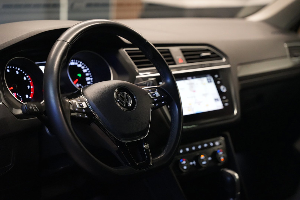 Volkswagen Tiguan 1.4 TSI ACT Highline / Trekhaak / Cruise / PDC 54272046-3.jpg | Loenen's Autobedrijf