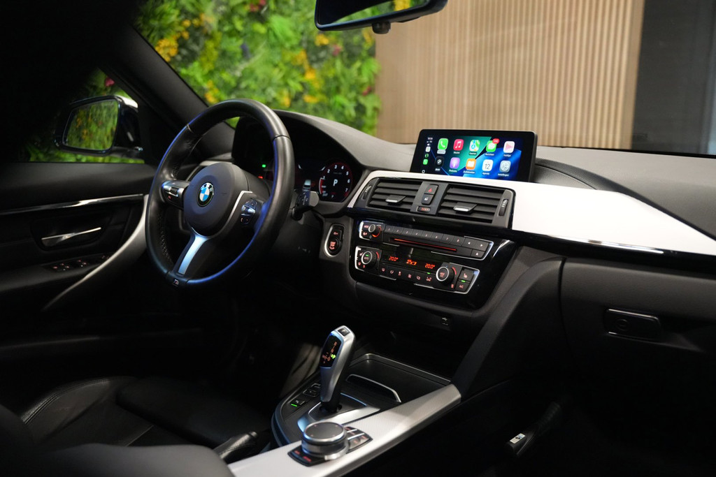 BMW 3 Serie Touring 318i M Sport Edition / Pano / HUD / Camera / CarPlay 54273999-2.jpg | Loenen's Autobedrijf
