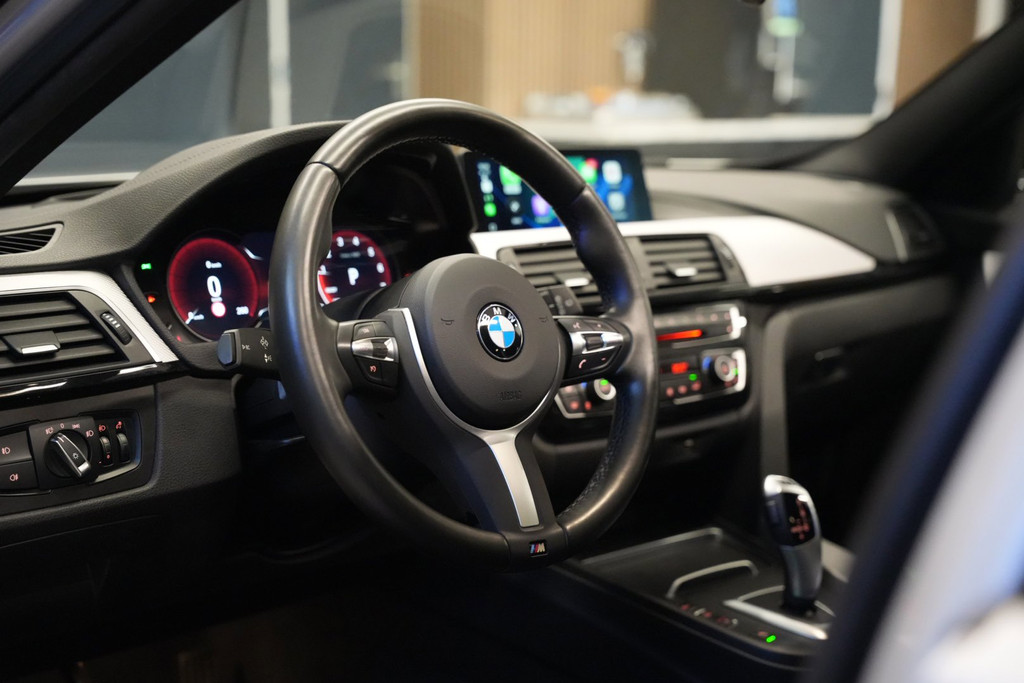BMW 3 Serie Touring 318i M Sport Edition / Pano / HUD / Camera / CarPlay 54273999-3.jpg | Loenen's Autobedrijf