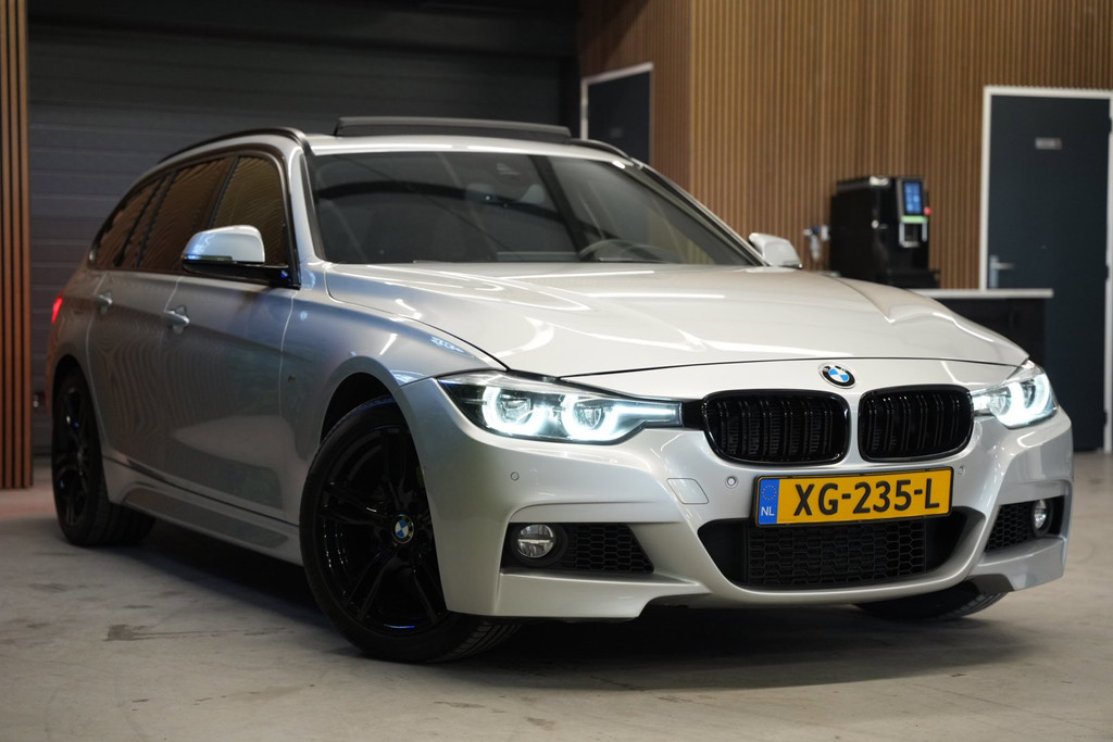BMW 3 Serie Touring 318i M Sport Edition / Pano / HUD / Camera / CarPlay 54273999-4.jpg | Loenen's Autobedrijf