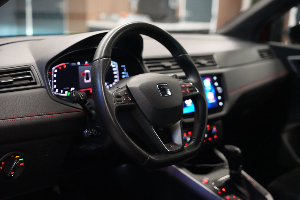 SEAT Arona 1.0 TSI FR Business Intense / Trekhaak / Camera / CarPlay 54350181-3.jpg | Loenen's Autobedrijf