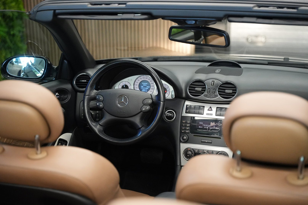 Mercedes-Benz CLK Cabrio 350 Elegance automaat / cruise / stoelventilatie / parkeersensoren 54415675-2.jpg | Loenen's Autobedrijf