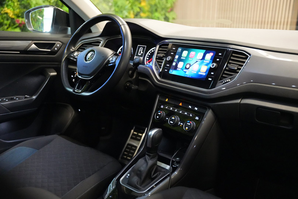 Volkswagen T-Roc 1.5 TSI ACT IQ.Drive Automaat / Trekhaak / Camera / ACC 54577374-2.jpg | Loenen's Autobedrijf