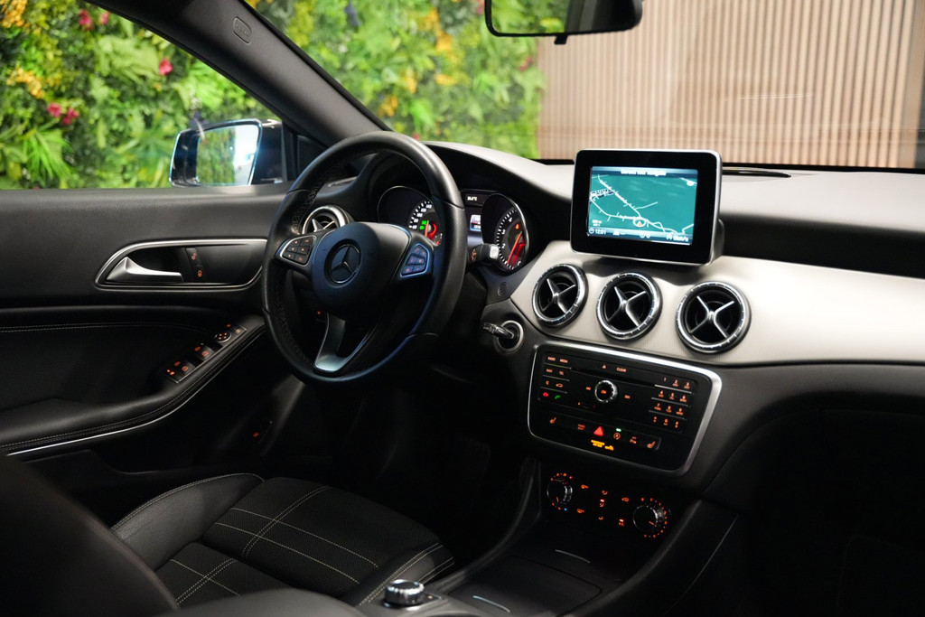 Mercedes-Benz CLA Shooting Brake 180 Automaat / Camera / Cruise / Navi 54635824-2.jpg | Loenen's Autobedrijf