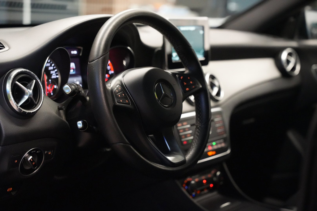 Mercedes-Benz CLA Shooting Brake 180 Automaat / Camera / Cruise / Navi 54635824-3.jpg | Loenen's Autobedrijf