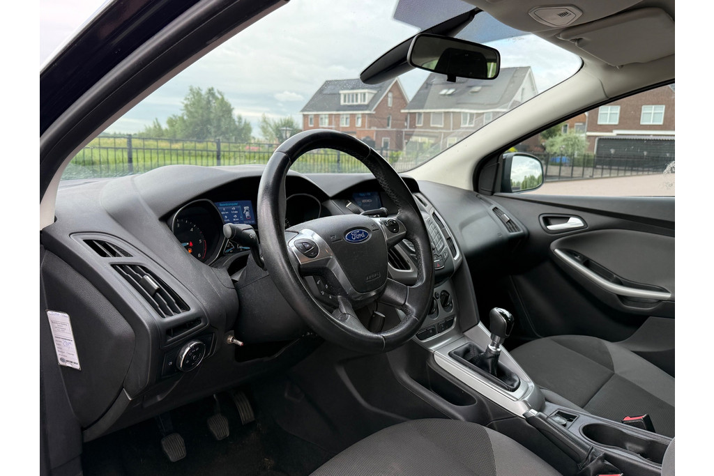 Ford Focus Wagon 1.6 TDCI Trend / Cruise / Airco / PDC 54710757-3.jpg | Loenen's Autobedrijf