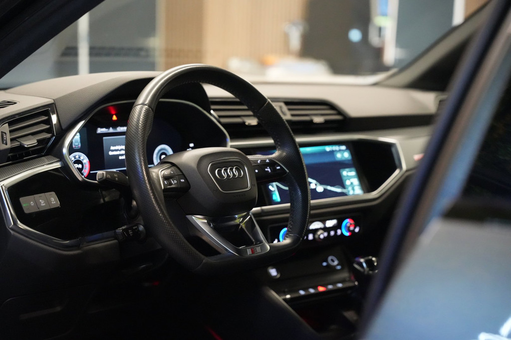 Audi Q3 35 TFSI S Line / Camera / ACC / Stoelverwarming 54784011-3.jpg | Loenen's Autobedrijf