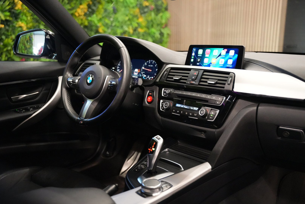 BMW 3 Serie Touring 318i M-Sport / Pano / Trekhaak / H&K / HUD / Memory 54838863-2.jpg | Loenen's Autobedrijf