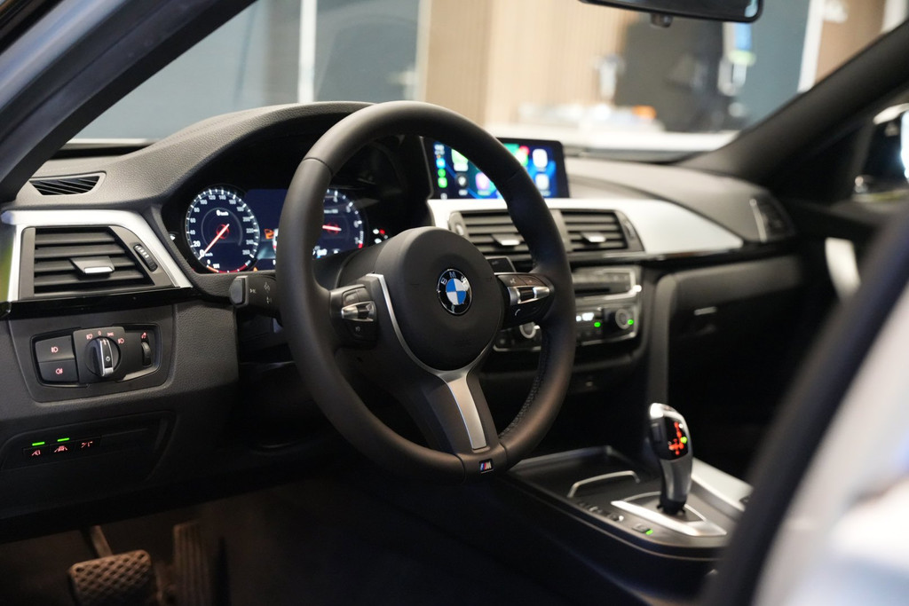 BMW 3 Serie 318i Edition M Sport Shadow / Camera / CarPlay / Cruise 54871205-3.jpg | Loenen's Autobedrijf