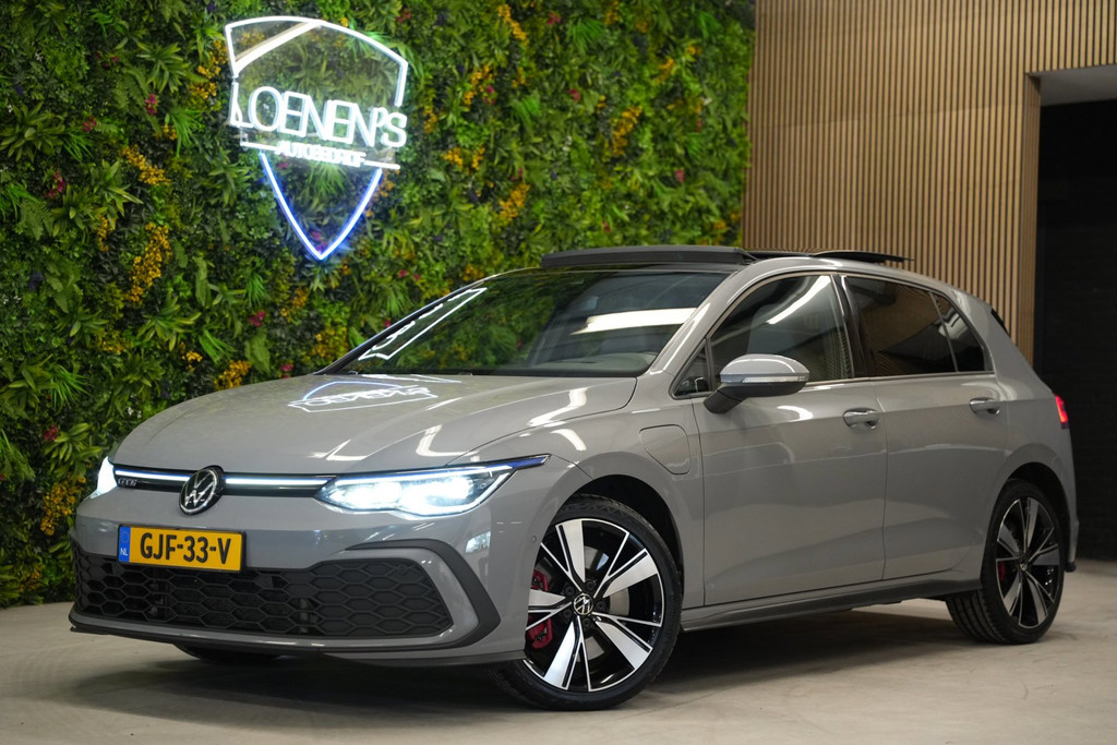 Volkswagen Golf 1.4 eHybrid GTE / Pano / HUD / Trekhaak / Camera 54943792-0.jpg | Loenen's Autobedrijf