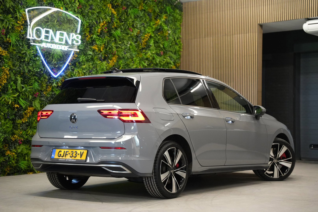 Volkswagen Golf 1.4 eHybrid GTE / Pano / HUD / Trekhaak / Camera 54943792-1.jpg | Loenen's Autobedrijf