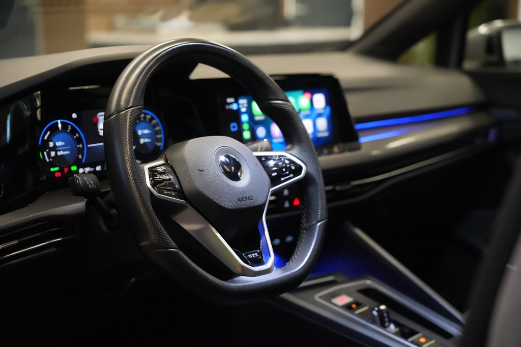 Volkswagen Golf 1.4 eHybrid GTE / Pano / HUD / Trekhaak / Camera 54943792-3.jpg | Loenen's Autobedrijf