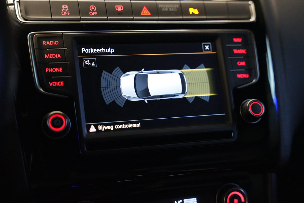 Volkswagen Polo 1.4 TSI BlueGT Automaat / Cruise / Parkeersensoren / Navi 55115044-17.jpg | Loenen's Autobedrijf