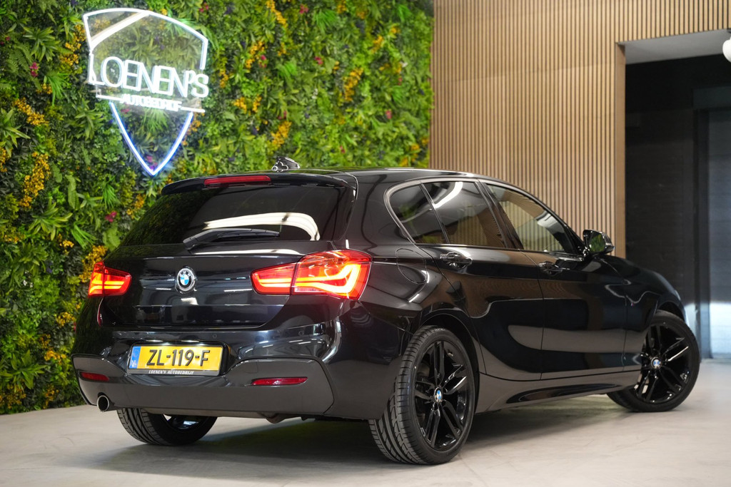 BMW 1 Serie 118i M Sport Edition / Cruise / CarPlay / Stoelverwarming 55355749-1.jpg | Loenen's Autobedrijf