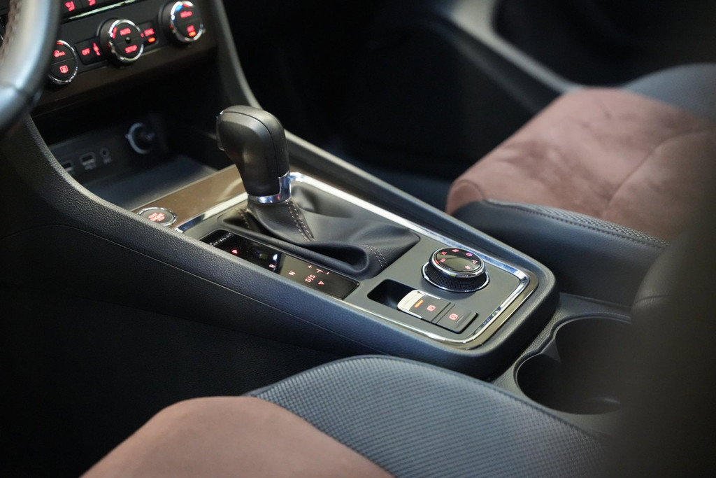 SEAT Ateca 1.4 EcoTSI Xcellence 4DRIVE / CarPlay / SEAT Sound / 360 Camera / ACC 55361290-30.jpg | Loenen's Autobedrijf