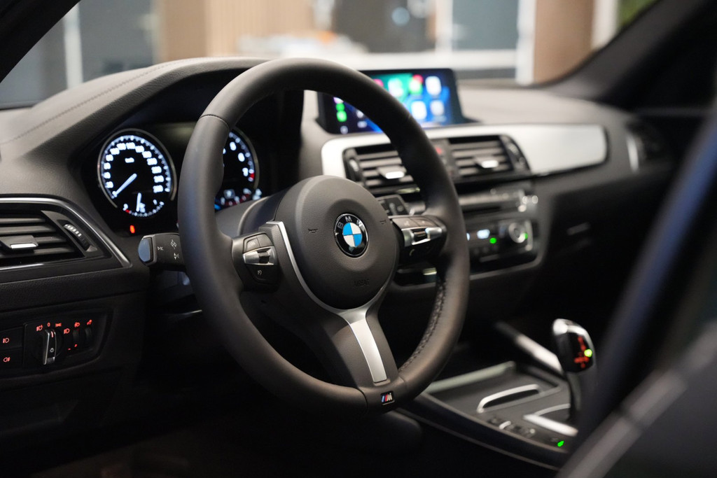 BMW 3 Serie Touring 320i M Sport Edition / CarPlay / Cruise / Stoelverwarming / PDC 55362987-3.jpg | Loenen's Autobedrijf