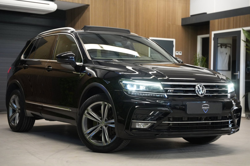 Volkswagen Tiguan 2.0 TSI 4Motion 3x R-Line / Pano / HUD / Camera / CarPlay 55864584-4.jpg | Loenen's Autobedrijf