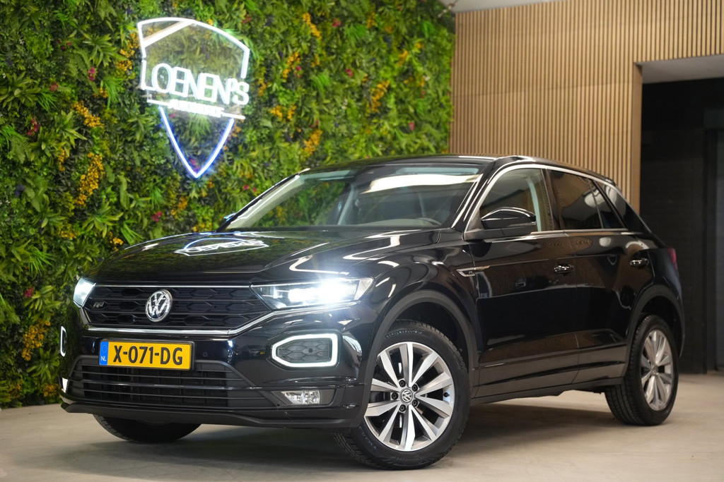Volkswagen T-Roc 1.0 TSI R-Line / Stoelverwarming / Parkeersensoren / CarPlay 55893658-0.jpg | Loenen's Autobedrijf