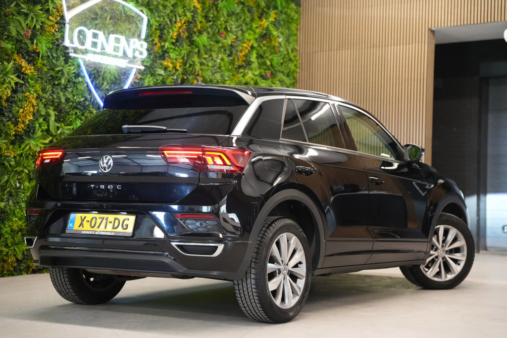 Volkswagen T-Roc 1.0 TSI R-Line / Stoelverwarming / Parkeersensoren / CarPlay 55893658-1.jpg | Loenen's Autobedrijf