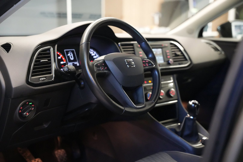 SEAT Leon 1.2 TSI Style / LED / Cruise / Parkeersensoren / Airco 56250721-3.jpg | Loenen's Autobedrijf