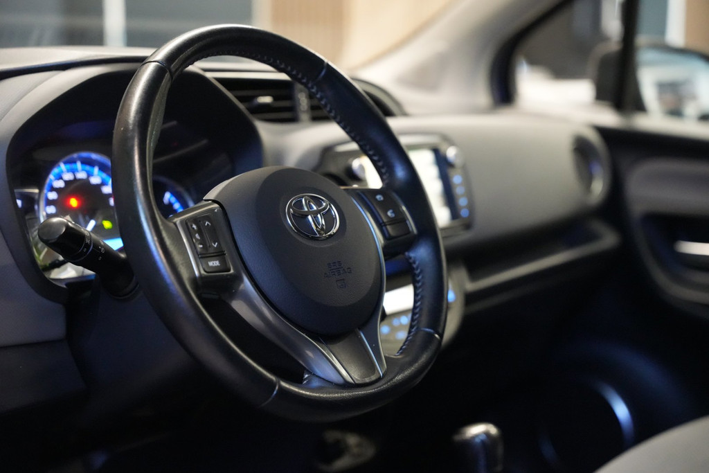 Toyota Yaris 1.5 Hybrid Lease Automaat / Cruise / Camera / Navigatie 56505567-3.jpg | Loenen's Autobedrijf