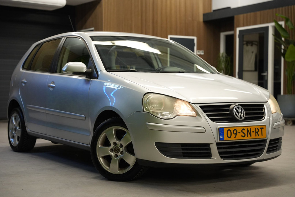 Volkswagen Polo 1.4-16V Optive Automaat / Airco / Radio 56547443-4.jpg | Loenen's Autobedrijf