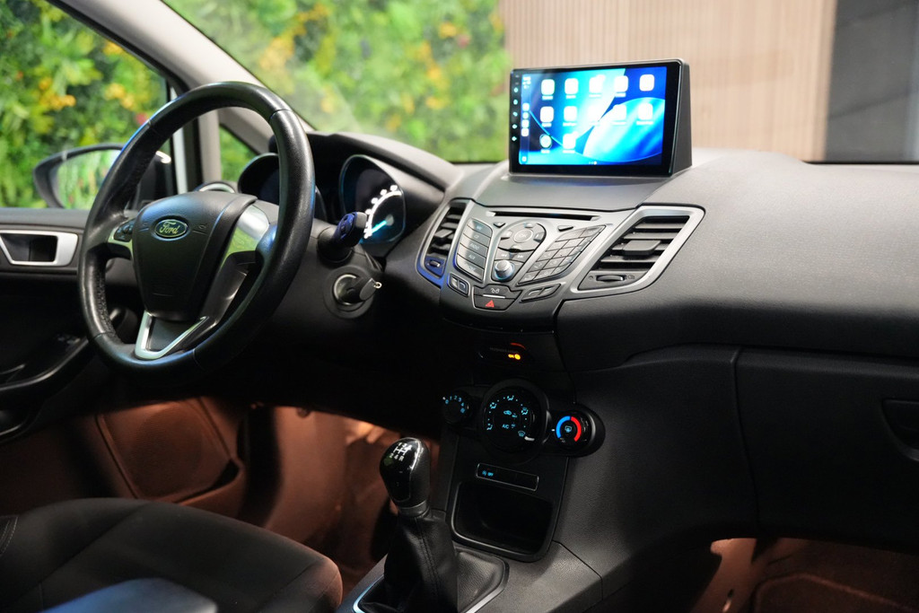 Ford Fiesta 1.0 White Edition / Nwe Distr.riem / CarPlay / Parkeersensoren 56682019-2.jpg | Loenen's Autobedrijf
