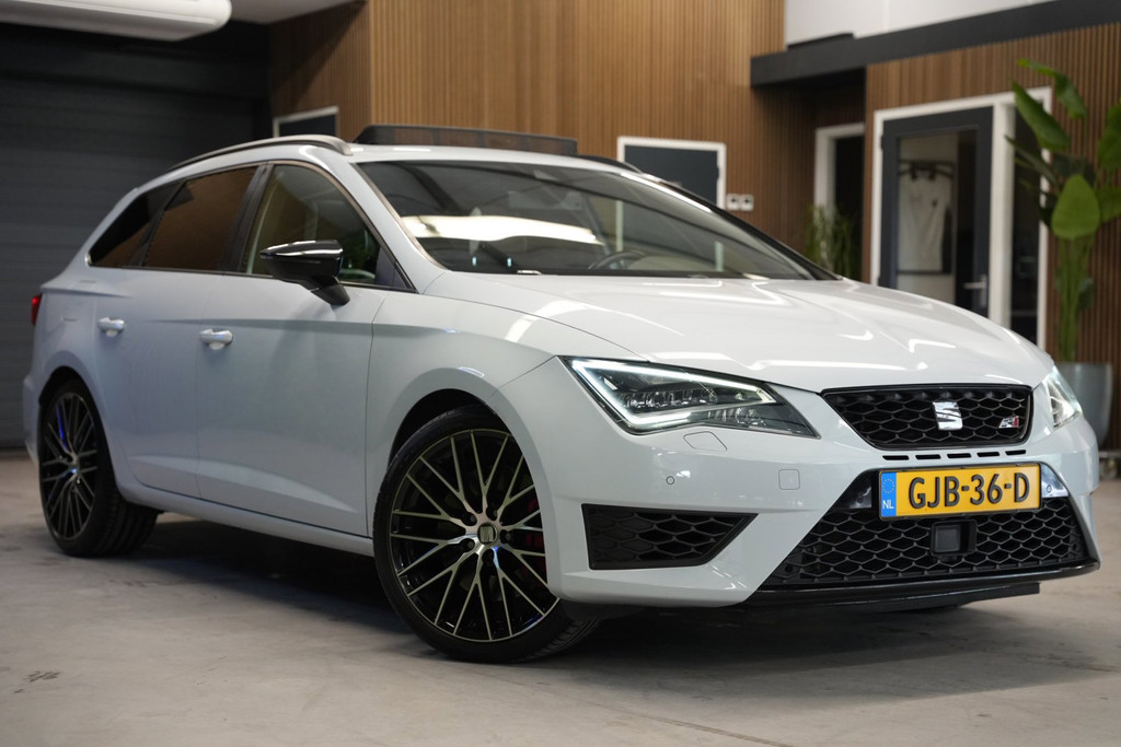 SEAT Leon ST 2.0 TSI Cupra 280 / Pano / CarPlay / Camera / Seat Sound 56687262-4.jpg | Loenen's Autobedrijf