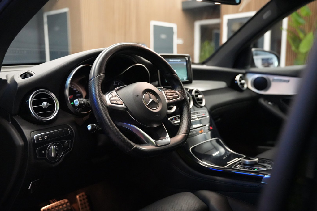 Mercedes-Benz GLC 250 4MATIC AMG / Luchtvering / Trekhaak / 360 Camera / Cruise 56763249-3.jpg | Loenen's Autobedrijf