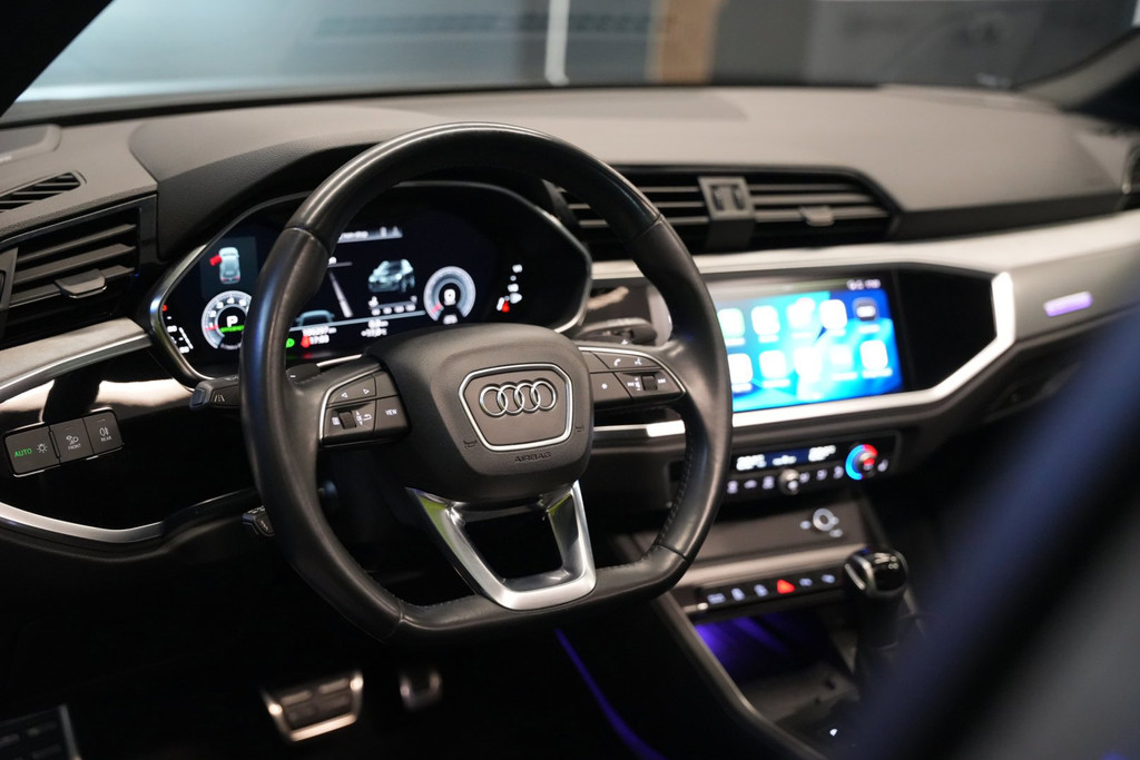 Audi Q3 45 TFSI quattro S Line edition one / Pano / CarPlay / ACC / Camera 56835093-2.jpg | Loenen's Autobedrijf