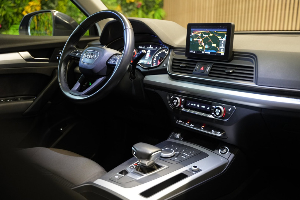 Audi Q5 2.0 TFSI quattro / Panoramadak / Cruise / Stoelverwarming / Parkeersensoren 57337503-2.jpg | Loenen's Autobedrijf