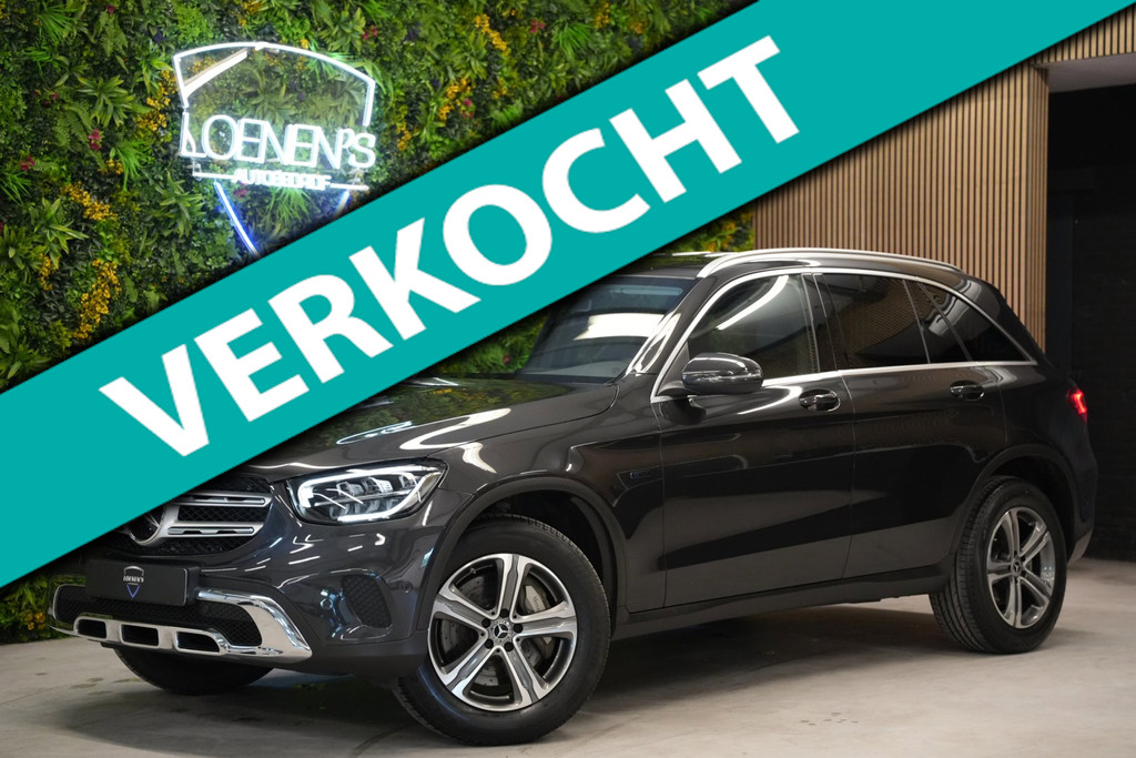 Mercedes-Benz GLC 300e 4MATIC / Camera / CarPlay / Widescreen 53615156-0.jpg | Loenen's Autobedrijf